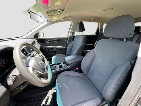 Used 2020 Kia Sorento LX FWD image 19