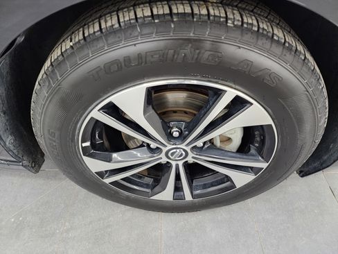 Used 2023 Nissan Sentra SV image 3