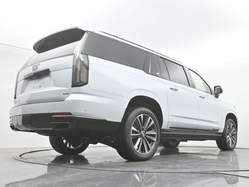 New 2026 Cadillac Escalade ESV Sport w/ Touring Package image 19