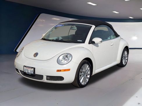 Used 2009 Volkswagen Beetle S image 4