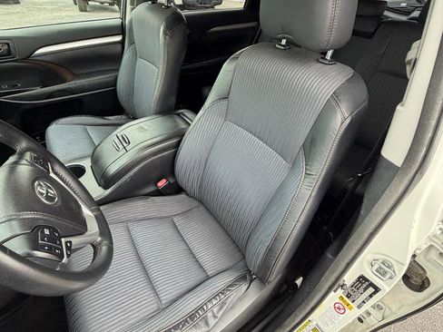 Used 2015 Toyota Highlander Plus image 11