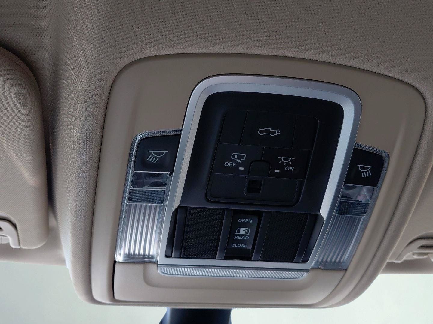 Used 2020 RAM 1500 Laramie AWD/4WD image 32