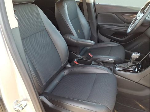 Used 2022 Buick Encore Preferred w/ Safety Package image 16