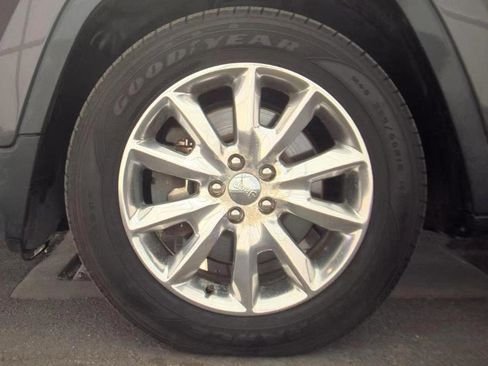 Used 2015 Jeep Cherokee Limited AWD/4WD image 9