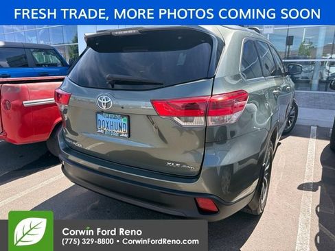 Used 2017 Toyota Highlander XLE AWD/4WD image 8