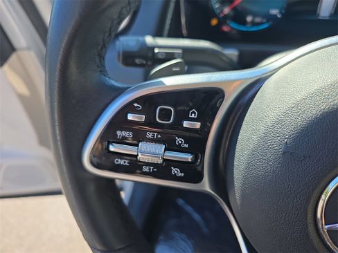 Used 2022 Mercedes-Benz GLB 250 image 27