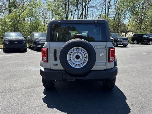 New 2025 Ford Bronco 4-Door image 7