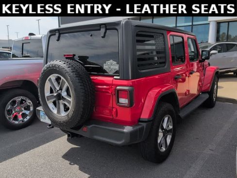 Used 2018 Jeep Wrangler Unlimited Sahara AWD/4WD image 4