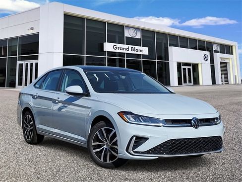 New 2025 Volkswagen Jetta SE image 1