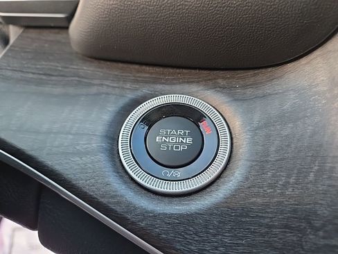 Used 2021 Jeep Grand Cherokee L Limited image 22