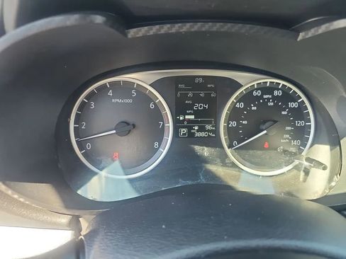 Used 2021 Nissan Versa S FWD image 15