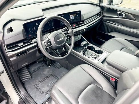 Certified 2025 Kia Carnival SX image 16