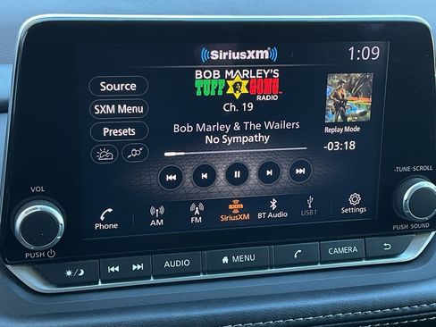 Used 2023 Nissan Rogue SV image 28