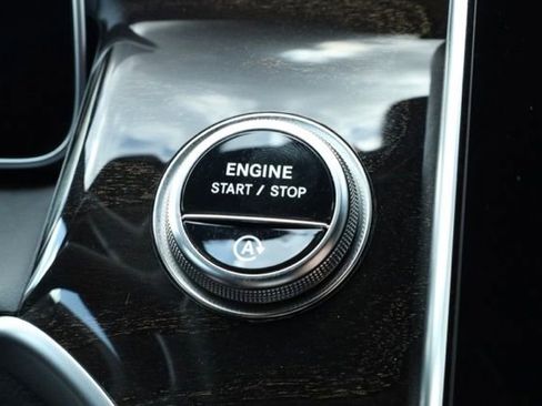 Used 2025 Mercedes-Benz GLC 300 image 19