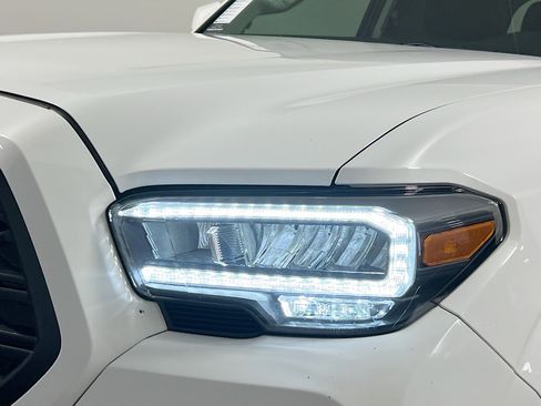 Used 2021 Toyota Tacoma SR w/ SR Convenience Package RWD image 11