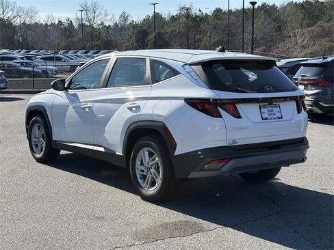 Certified 2025 Hyundai Tucson SE image 5