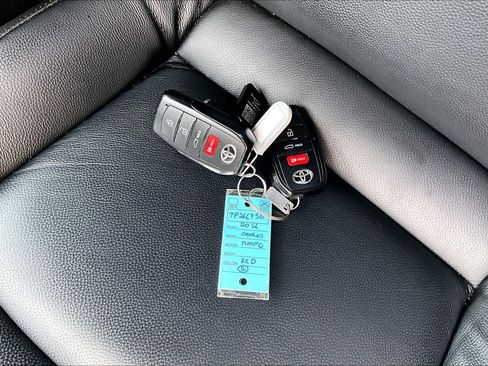 Used 2026 Toyota Corolla SE FWD image 15