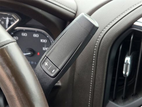 Used 2020 GMC Sierra 1500 SLE w/ SLE Value Package image 17