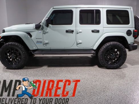 Used 2024 Jeep Wrangler Unlimited Sahara w/ Technology Group AWD/4WD image 11