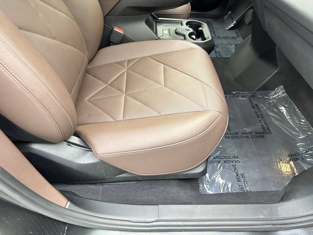 Used 2024 BMW iX xDrive50 w/ Premium Package AWD/4WD image 44