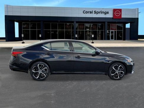 New 2026 Nissan Altima 2.5 SR FWD image 6