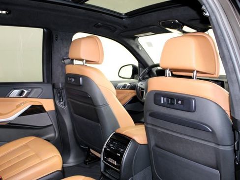 Used 2020 BMW X7 xDrive40i w/ Premium Package image 24