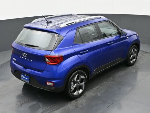Certified 2024 Hyundai Venue SEL image 35