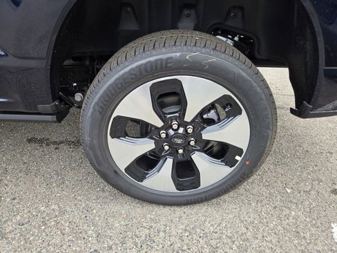 New 2025 Ford F150 Lightning Platinum image 9