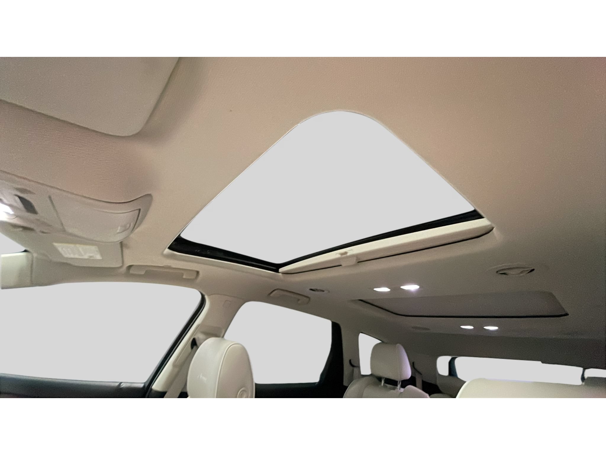 Used 2023 Buick Enclave Avenir w/ Avenir Technology Package AWD/4WD image 14