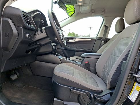 Used 2021 Ford Escape SE FWD image 11