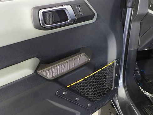 Used 2022 Ford Bronco Badlands image 12