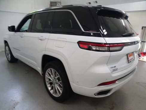 Certified 2023 Jeep Grand Cherokee Summit AWD/4WD image 22