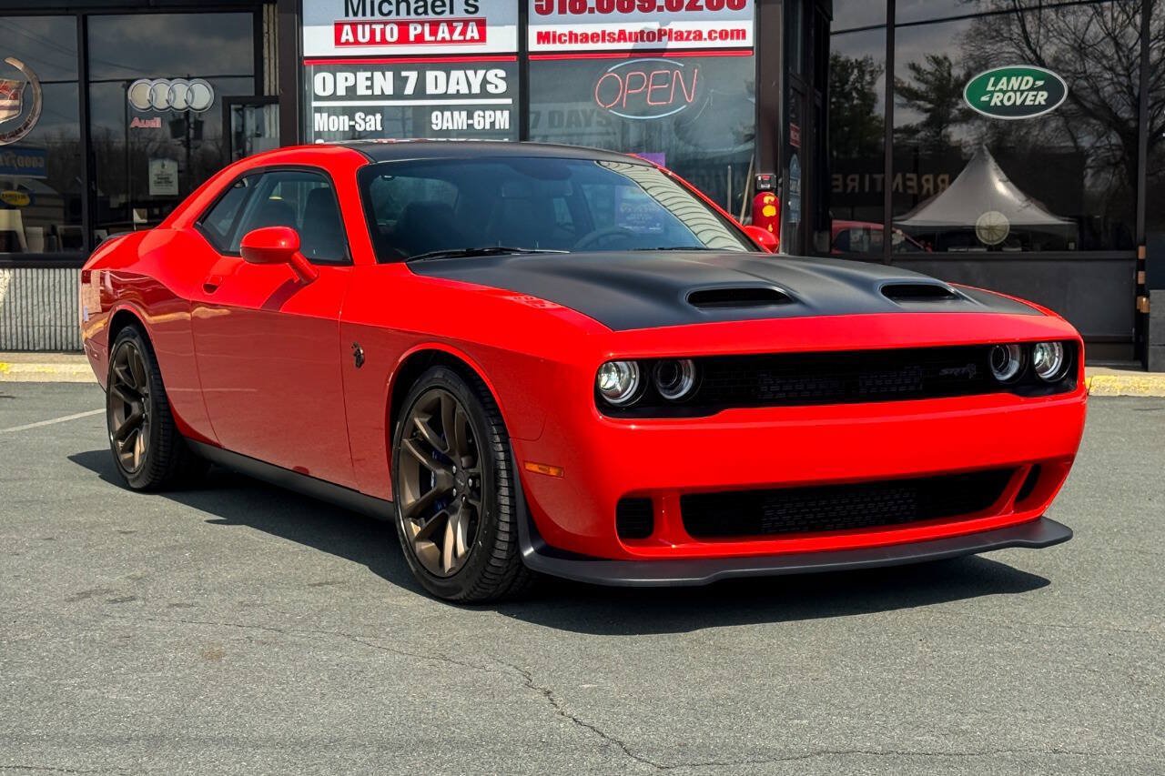 Used 2023 Dodge Challenger SRT Hellcat RWD image 1