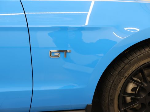 Used 2010 Ford Mustang GT Premium RWD image 23