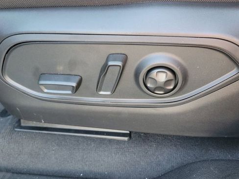 New 2025 Jeep Grand Cherokee Laredo image 17