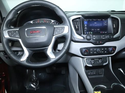 Used 2023 GMC Terrain SLT image 29