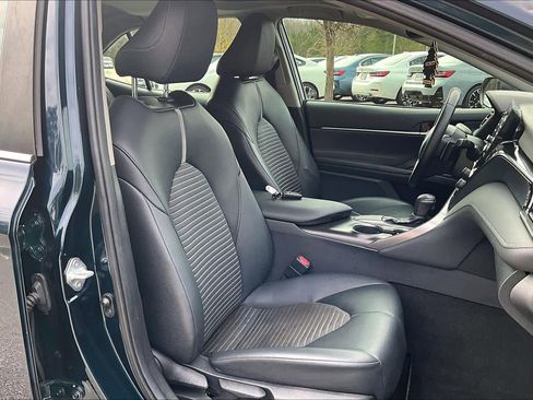 Certified 2021 Toyota Camry SE w/ Convenience Package image 15