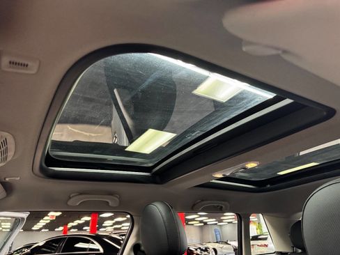 Used 2019 MINI Cooper 4-Door Hardtop w/ Premium Package image 35