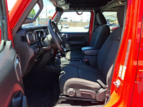 Used 2019 Jeep Wrangler Unlimited Sport S AWD/4WD image 15