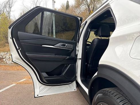 Certified 2025 Ford Explorer ST-Line w/ Premium Package image 20