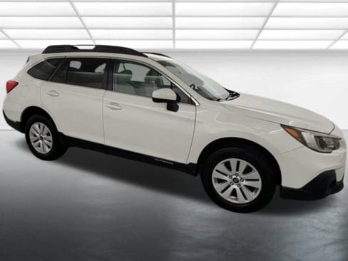 Used 2018 Subaru Outback 2.5i Premium image 11