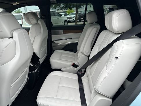 New 2026 Cadillac Vistiq Premium Luxury AWD/4WD image 34