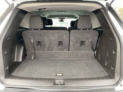 Used 2021 Chevrolet Traverse LS image 16