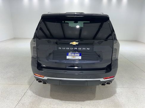 New 2026 Chevrolet Suburban High Country image 3
