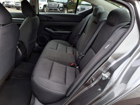 Used 2023 Nissan Altima 2.5 SV image 10