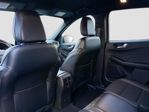 Used 2025 Ford Escape ST-Line image 6