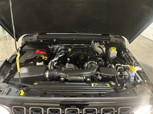 Used 2024 Jeep Gladiator Sport AWD/4WD image 33