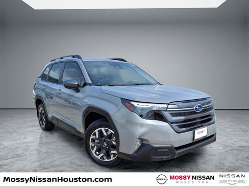 Used 2025 Subaru Forester Premium w/ Convenience Package #1 image 1