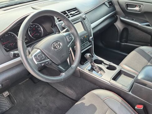 Used 2017 Toyota Camry SE FWD image 10