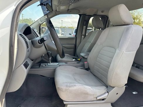 Used 2020 Nissan Frontier S w/ S Utility Package RWD image 9